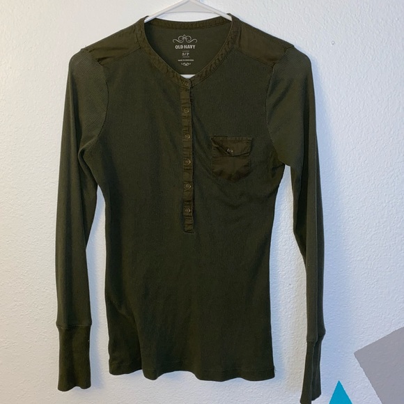 Old Navy long sleeve!! - Picture 1 of 1